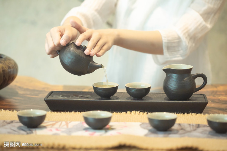 开云全站学礼节习茶道